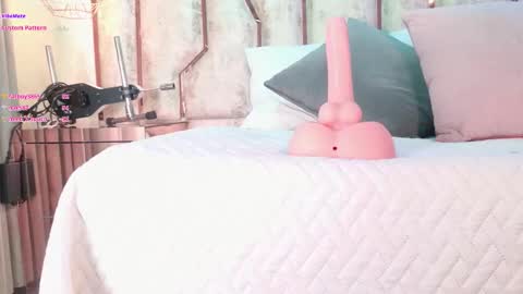 Snapshot of caroline_palmerr chatting on December 22, 3:14 am Carolina online show from December 22, 3:14 am