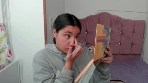 caroline_rodriguez_9 online show from November 22, 7:24 pm