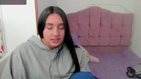 caroline_rodriguez_9 online show from November 27, 4:09 pm