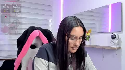 Snapshot of caroline_rodriguez_9 chatting on May 23, 7:07 pm caroline_rodriguez_9 online show from May 23, 7:07 pm