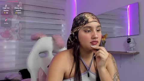 Snapshot of caroline_rodriguez_9 chatting on May 26, 7:10 pm caroline_rodriguez_9 online show from May 26, 7:10 pm
