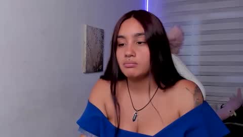 Snapshot of caroline_rodriguez_9 chatting on June 4, 7:20 pm caroline_rodriguez_9 online show from June 4, 7:20 pm