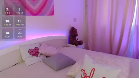 Snapshot of carolineamber chatting on October 30, 2:57 am Carlolina online show from October 30, 2:57 am