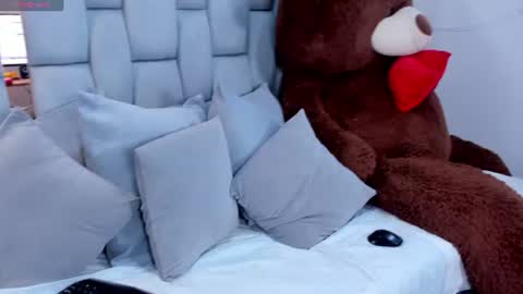 Caroline  online show from July 22, 5:27 pm