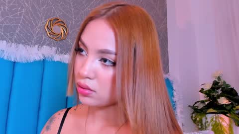 Snapshot of carolineegarcia chatting on December 17, 2:55 pm CarolineeGarcia online show from December 17, 2:55 pm