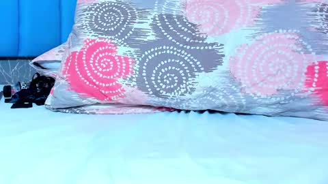 Snapshot of carolineegarcia chatting on January 10, 10:06 am CarolineeGarcia online show from January 10, 10:06 am