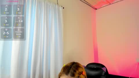 Snapshot of carolineegarcia chatting on October 2, 1:18 pm CarolineeGarcia online show from October 2, 1:18 pm