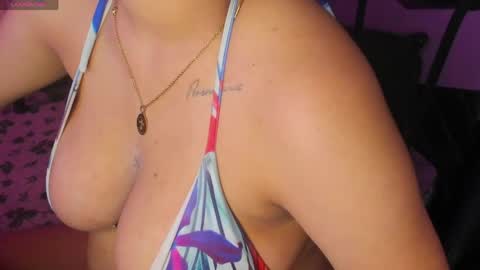 Snapshot of carolineegarcia chatting on May 14, 10:11 am CarolineeGarcia online show from May 14, 10:11 am