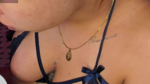Snapshot of carolineegarcia chatting on May 20, 11:05 am CarolineeGarcia online show from May 20, 11:05 am