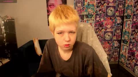 Snapshot of carolinerichter chatting on October 13, 3:17 am CarolineRichter online show from October 13, 3:17 am