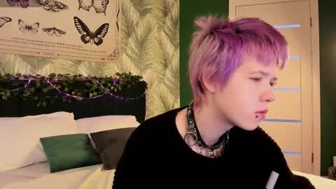 Snapshot of carolinerichter chatting on November 9, 3:05 am CarolineRichter online show from November 9, 3:05 am