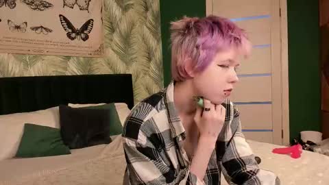 Snapshot of carolinerichter chatting on November 20, 2:56 am CarolineRichter online show from November 20, 2:56 am