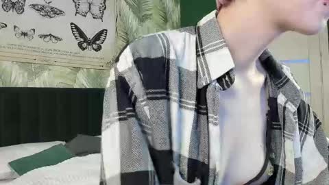 Snapshot of carolinerichter chatting on November 21, 2:10 am CarolineRichter online show from November 21, 2:10 am