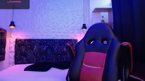 Snapshot of carolinescoth_dl chatting on January 13, 5:23 pm Caroline Scoth online show from January 13, 5:23 pm