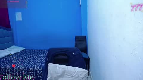Snapshot of carolinhe_ chatting on May 28, 8:50 pm Carolinhe online show from May 28, 8:50 pm