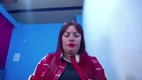 Snapshot of carolinhe_ chatting on June 14, 12:07 pm Carolinhe online show from June 14, 12:07 pm