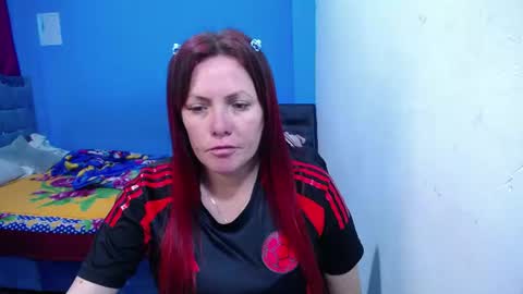 Snapshot of carolinhe_ chatting on July 4, 5:08 pm Carolinhe online show from July 4, 5:08 pm