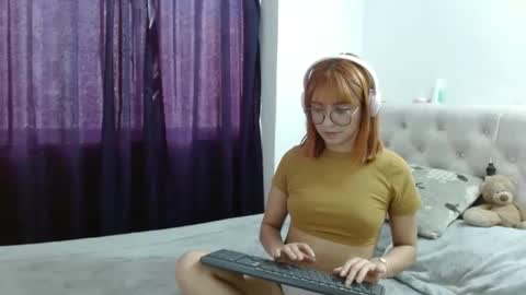 Snapshot of carolinnapinkman chatting on February 5, 8:57 pm carolinnapinkman online show from February 5, 8:57 pm