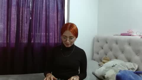 Snapshot of carolinnapinkman chatting on March 25, 8:04 pm carolinnapinkman online show from March 25, 8:04 pm