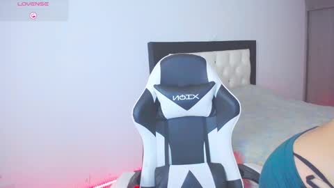 Snapshot of carolinnefiotti chatting on October 28, 11:58 am CarolinneFiotti online show from October 28, 11:58 am