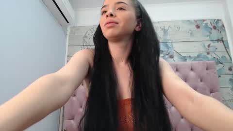 Snapshot of carollaoxy chatting on January 28, 5:11 am CarollaOxy online show from January 28, 5:11 am