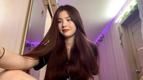 Snapshot of carolynexford chatting on November 30, 12:09 pm Emma online show from November 30, 12:09 pm