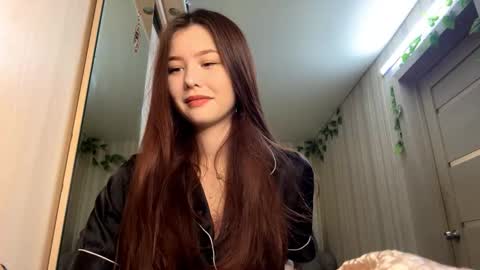 Snapshot of carolynexford chatting on December 3, 10:02 am Emma online show from December 3, 10:02 am