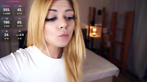 Snapshot of carolynnfernandez chatting on September 20, 8:32 pm Hello everyone Im Monica Its my first day Were going to have fun together online show from September 20, 8:32 pm