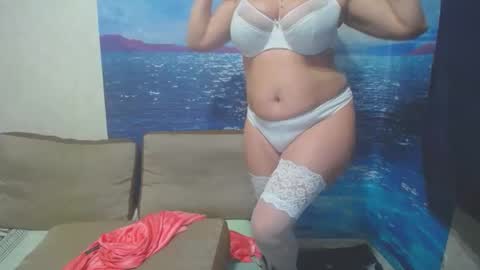 Snapshot of caroncapella chatting on December 25, 7:13 pm VicunaCool online show from December 25, 7:13 pm