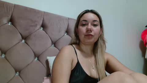 caroo0615 online show from October 11, 7:40 am