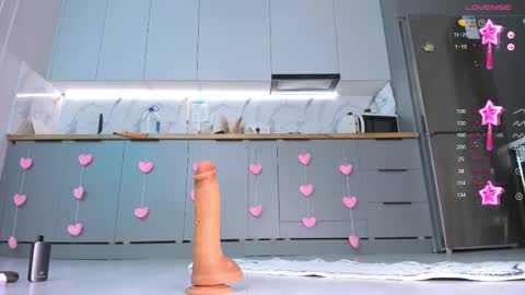 Snapshot of carpe_diemmm chatting on February 10, 9:36 pm Yummi online show from February 10, 9:36 pm