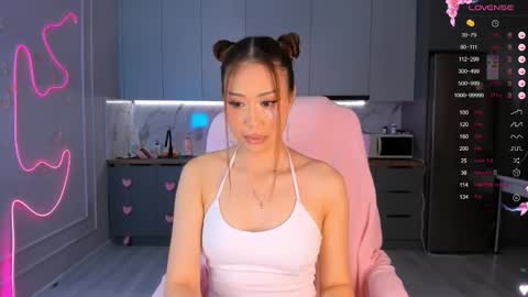 Snapshot of carpe_diemmm chatting on November 10, 2:21 am Yummi online show from November 10, 2:21 am