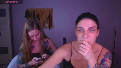 Snapshot of carrie_moonshine chatting on November 7, 7:25 pm Carrie online show from November 7, 7:25 pm