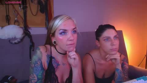 Snapshot of carrie_moonshine chatting on December 13, 7:53 pm Carrie online show from December 13, 7:53 pm