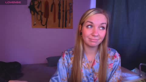 Carrie online show from April 27, 6:44 am