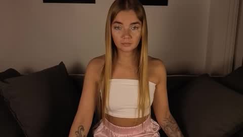 carriebradshawww online show from October 23, 3:33 pm