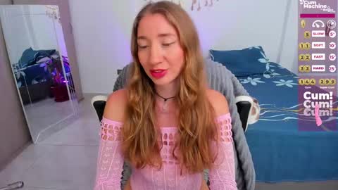 Snapshot of carriexwood chatting on December 5, 5:17 pm Nia  online show from December 5, 5:17 pm