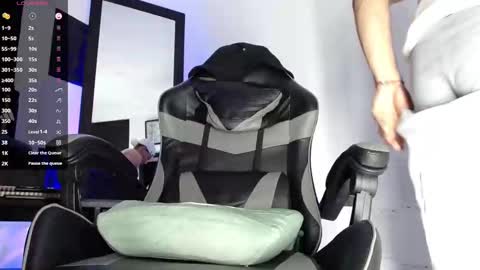 Snapshot of carrington_07 chatting on September 11, 11:27 pm Matheus online show from September 11, 11:27 pm