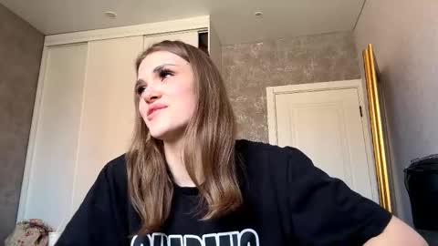 Snapshot of caryndaigh chatting on March 22, 8:51 am Aria online show from March 22, 8:51 am