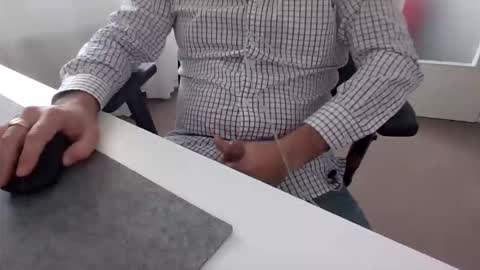 Snapshot of casado36mad chatting on May 29, 10:57 am casado36mad online show from May 29, 10:57 am