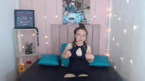 casandraroberthrs707 online show from March 6, 8:38 pm