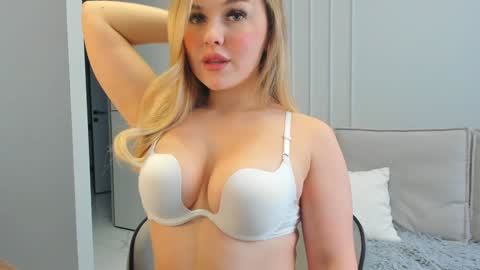 Snapshot of casey_ann chatting on November 15, 5:49 am ALEXA online show from November 15, 5:49 am