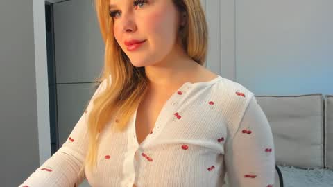 Snapshot of casey_ann chatting on November 24, 6:02 am ALEXA online show from November 24, 6:02 am