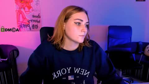 Snapshot of casey_meow_ chatting on December 5, 10:02 am casey_meow_ online show from December 5, 10:02 am