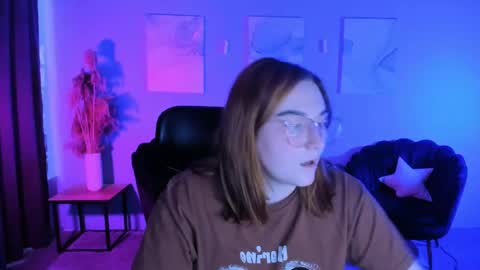 casey_meow_ online show from May 2, 8:52 am