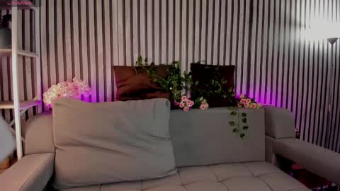 Snapshot of casey_sweeet chatting on May 21, 9:16 am Casey sweeet online show from May 21, 9:16 am