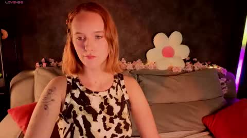 Snapshot of casey_sweeet chatting on July 8, 12:59 am Casey sweeet online show from July 8, 12:59 am