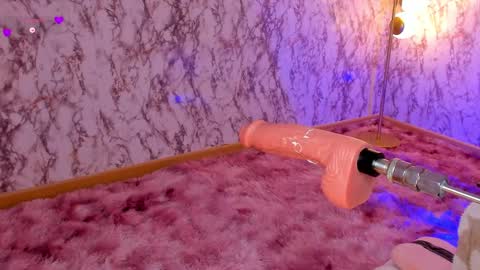 Casey Pierce  New Account online show from February 3, 3:17 pm