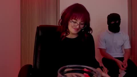 Snapshot of cash_vice chatting on October 28, 4:20 pm caprice online show from October 28, 4:20 pm