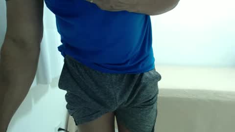 cashmastermuscle77 online show from May 19, 1:56 am